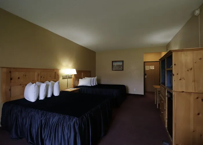 Hotel Family And Nauvoo